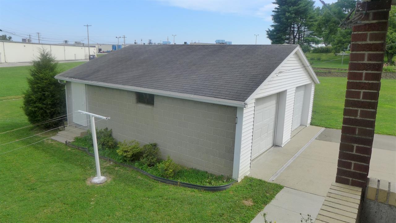 312 North Truman Road Jasper, IN 47546 - Photo 5 of 16 Gallery Image 5