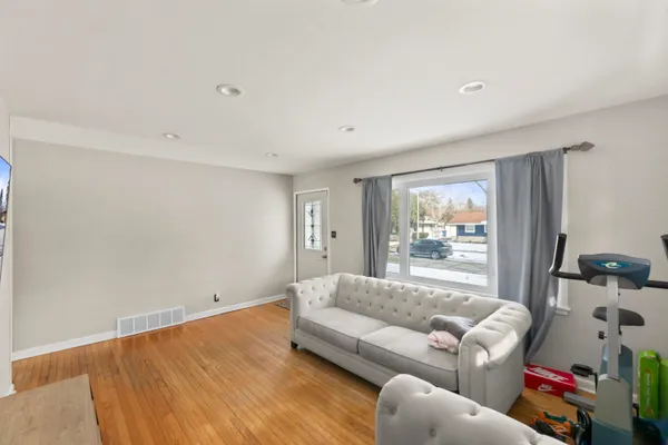 $275,000 | 8913 West Daphne Street, Milwaukee, WI 53224