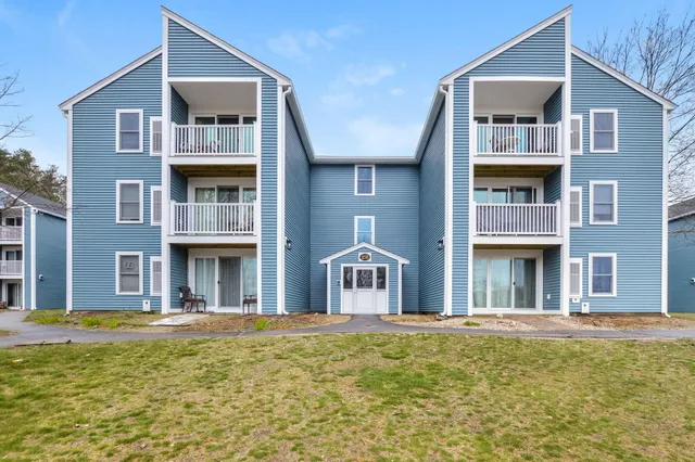 $299,000 | 2 Marc Drive, Unit 2B2, Plymouth, MA 02360