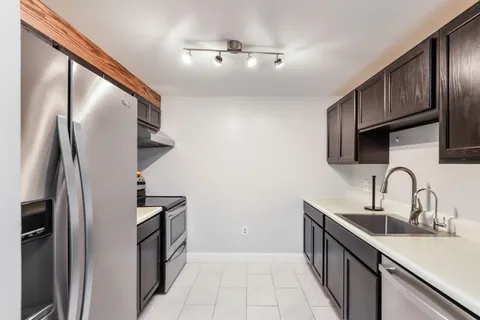 $299,000 | 2 Marc Drive, Unit 2B2, Plymouth, MA 02360