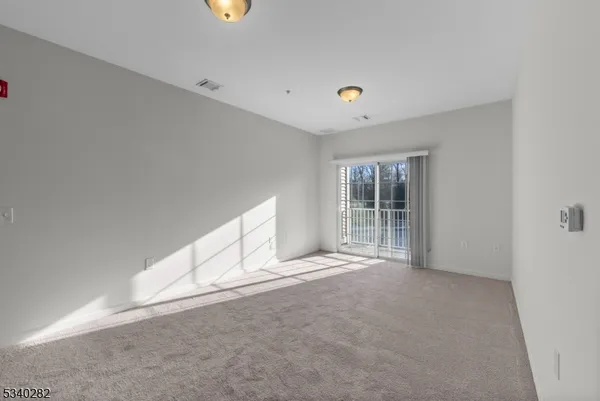 $2,250 | 18 Park Drive, Unit 18, Whitehouse Station, NJ 08889
