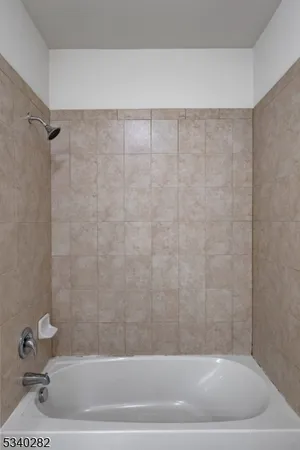$2,250 | 18 Park Drive, Unit 18, Whitehouse Station, NJ 08889