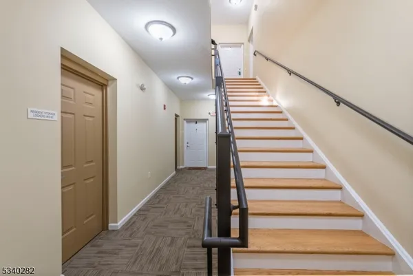 $2,250 | 18 Park Drive, Unit 18, Whitehouse Station, NJ 08889