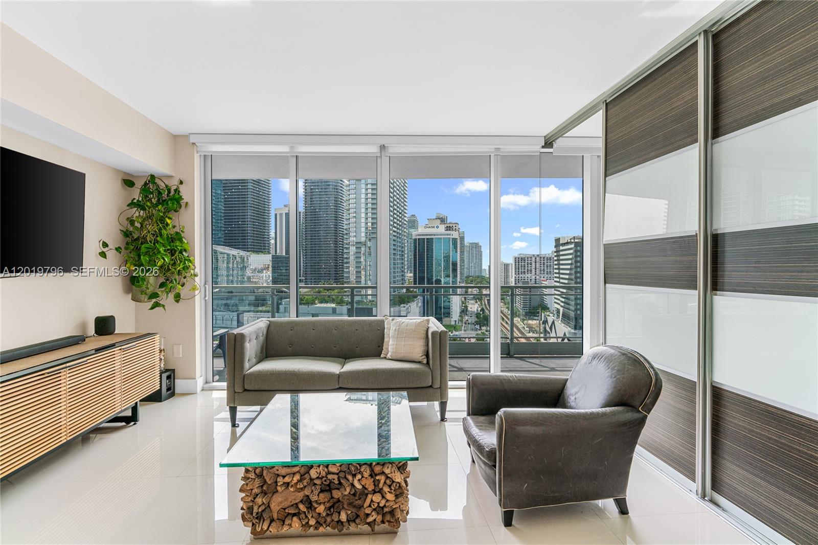 92 Southwest 3rd Street, Unit 2104 Miami, FL 33130 - Photo 2 of 39