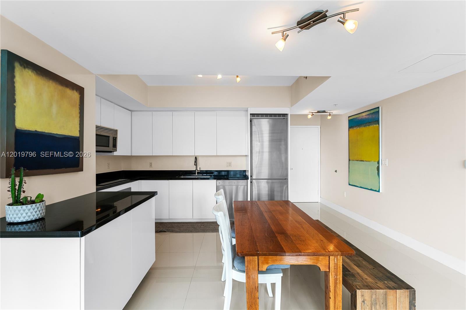 92 Southwest 3rd Street, Unit 2104 Miami, FL 33130 - Photo 6 of 39