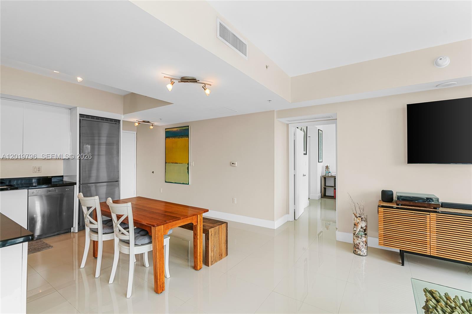 92 Southwest 3rd Street, Unit 2104 Miami, FL 33130 - Photo 9 of 39