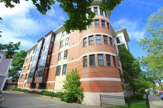 $889,000 | 533 Cambridge Street, Unit 105, Boston, MA 02134