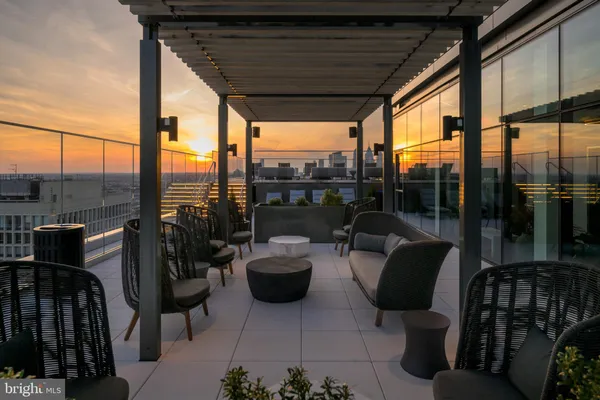 $8,399 | 1-5 Dock Street, Unit PH2904, Philadelphia, PA 19106