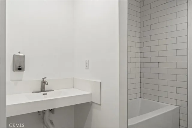 $2,995 | 1901 South Pacific Avenue, Unit 4, San Pedro, CA 90731