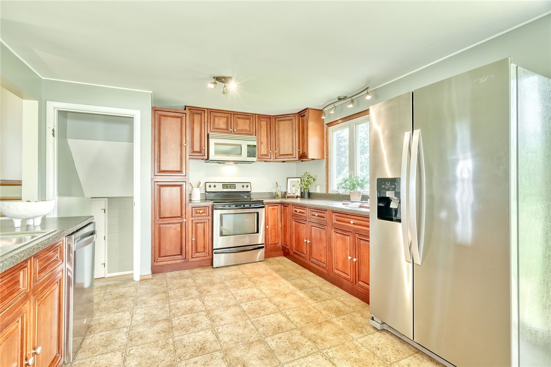 1815 Woodard Road Webster, NY 14580 - Photo 16 of 45 KITCHEN