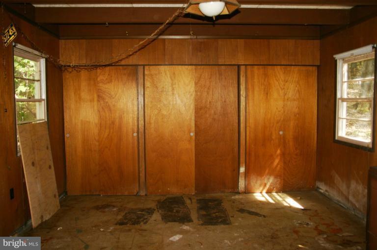 98 Highview Road Harpers Ferry, WV 25425 - Photo 5 of 11 a view of a small space