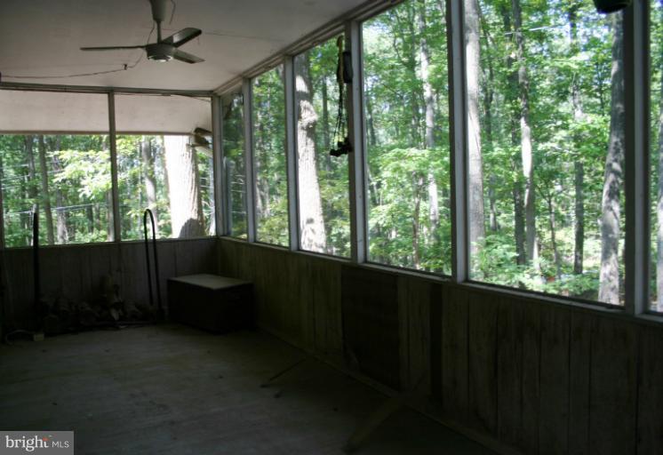 98 Highview Road Harpers Ferry, WV 25425 - Photo 7 of 11 a view of a balcony with an outdoor space
