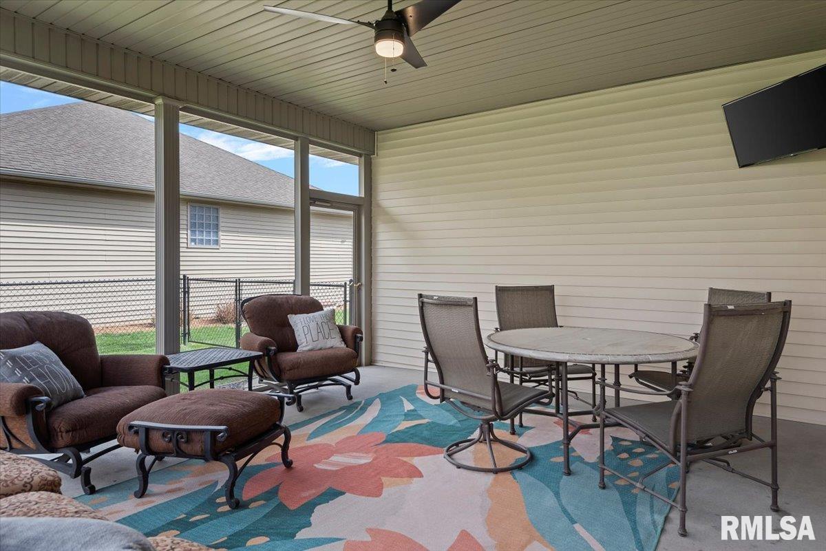 29 Elizabeth Place Jacksonville, IL 62650 - Photo 29 of 56