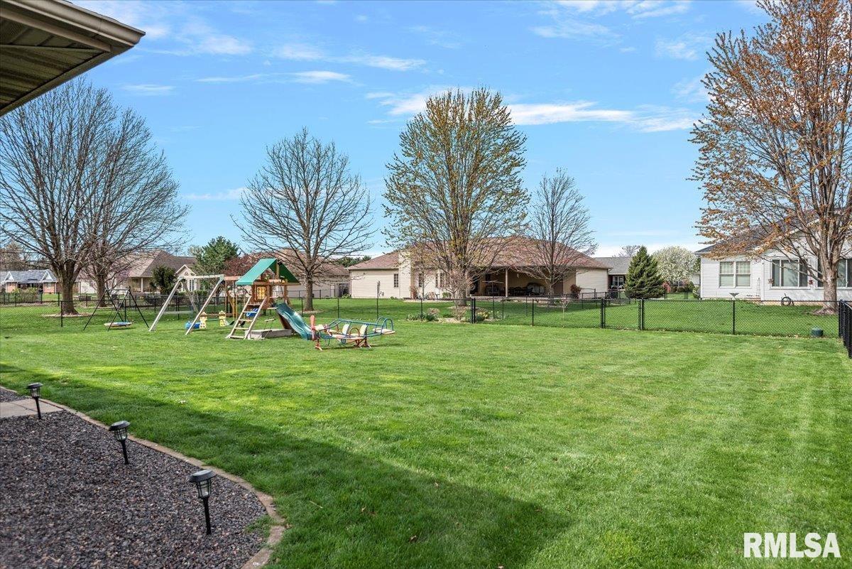 29 Elizabeth Place Jacksonville, IL 62650 - Photo 54 of 56