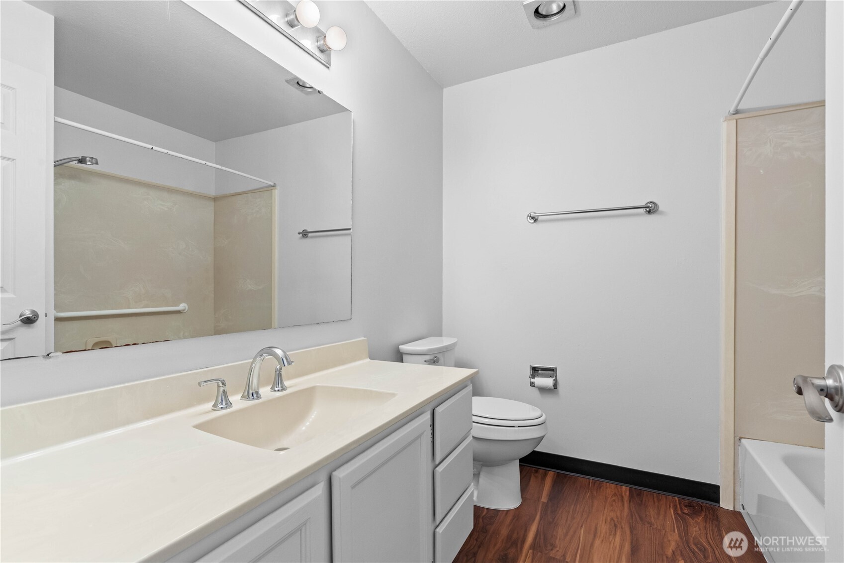 1832 South 330th Street, Unit D Federal Way, WA 98003 - Photo 15 of 21