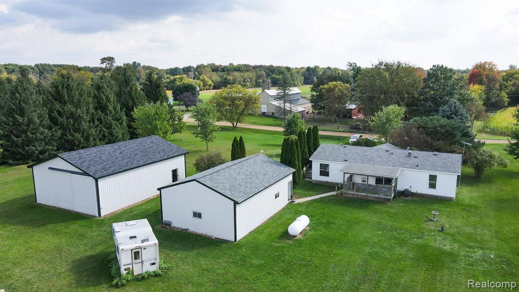 53 East Barnes Road Fostoria, MI 48435 - Photo 2 of 37