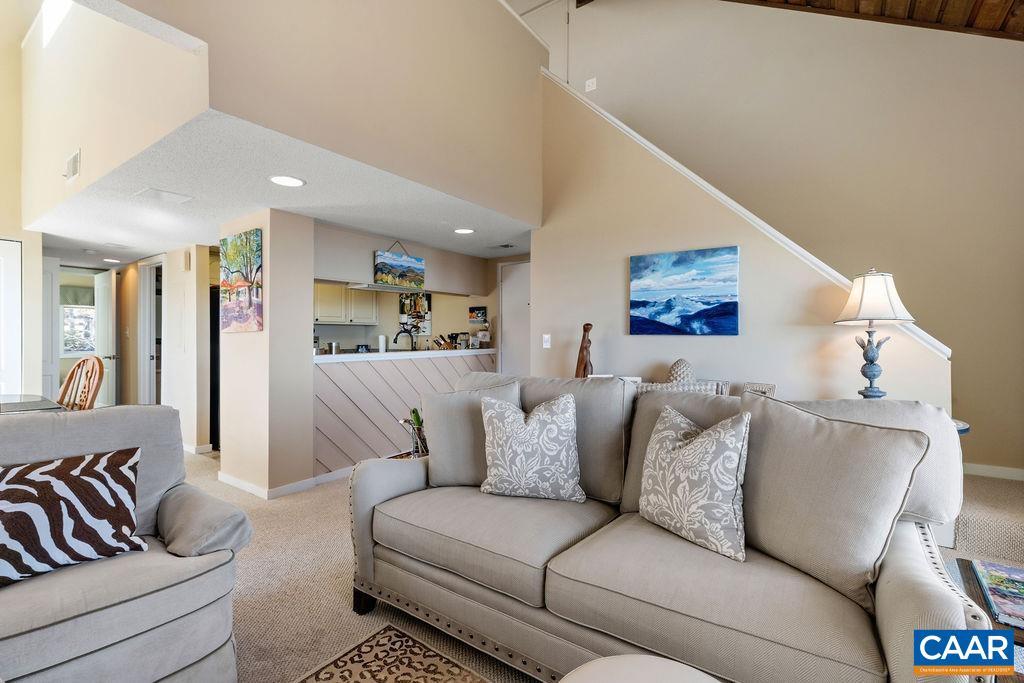 1469 The Ledges Roseland, VA 22967 - Photo 6 of 35 a living room with furniture and a couch