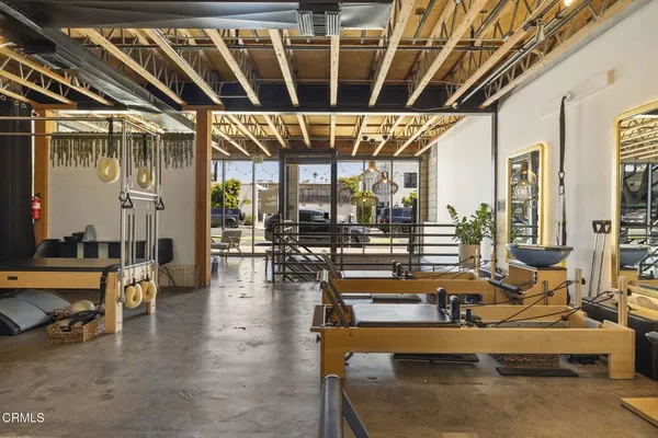 $9,500,000 | 2110 Main Street, Santa Monica, CA 90405