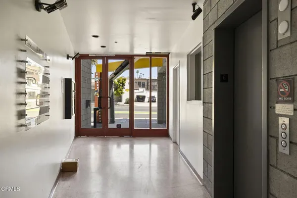 $9,500,000 | 2110 Main Street, Santa Monica, CA 90405