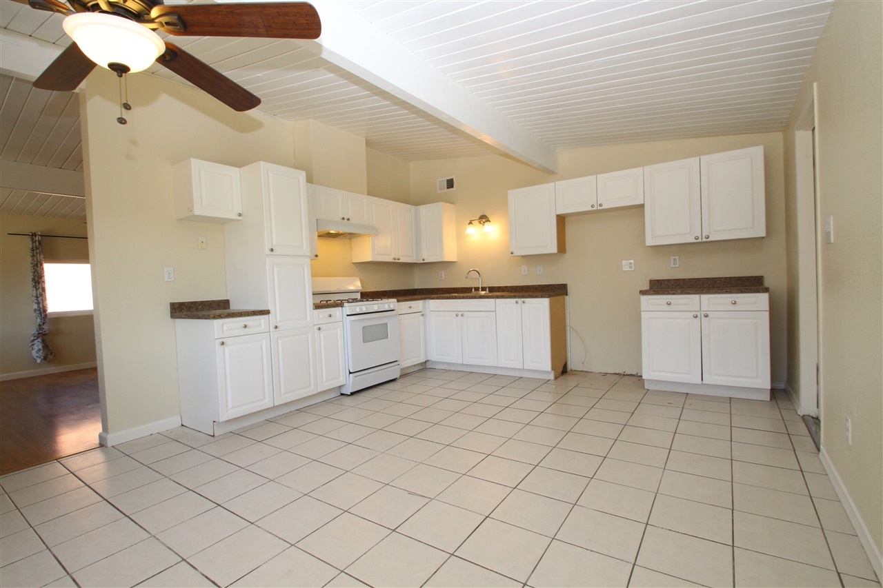 909 Felicita Avenue Spring Valley, CA 91977 - Photo 13 of 25 Gallery Image 13