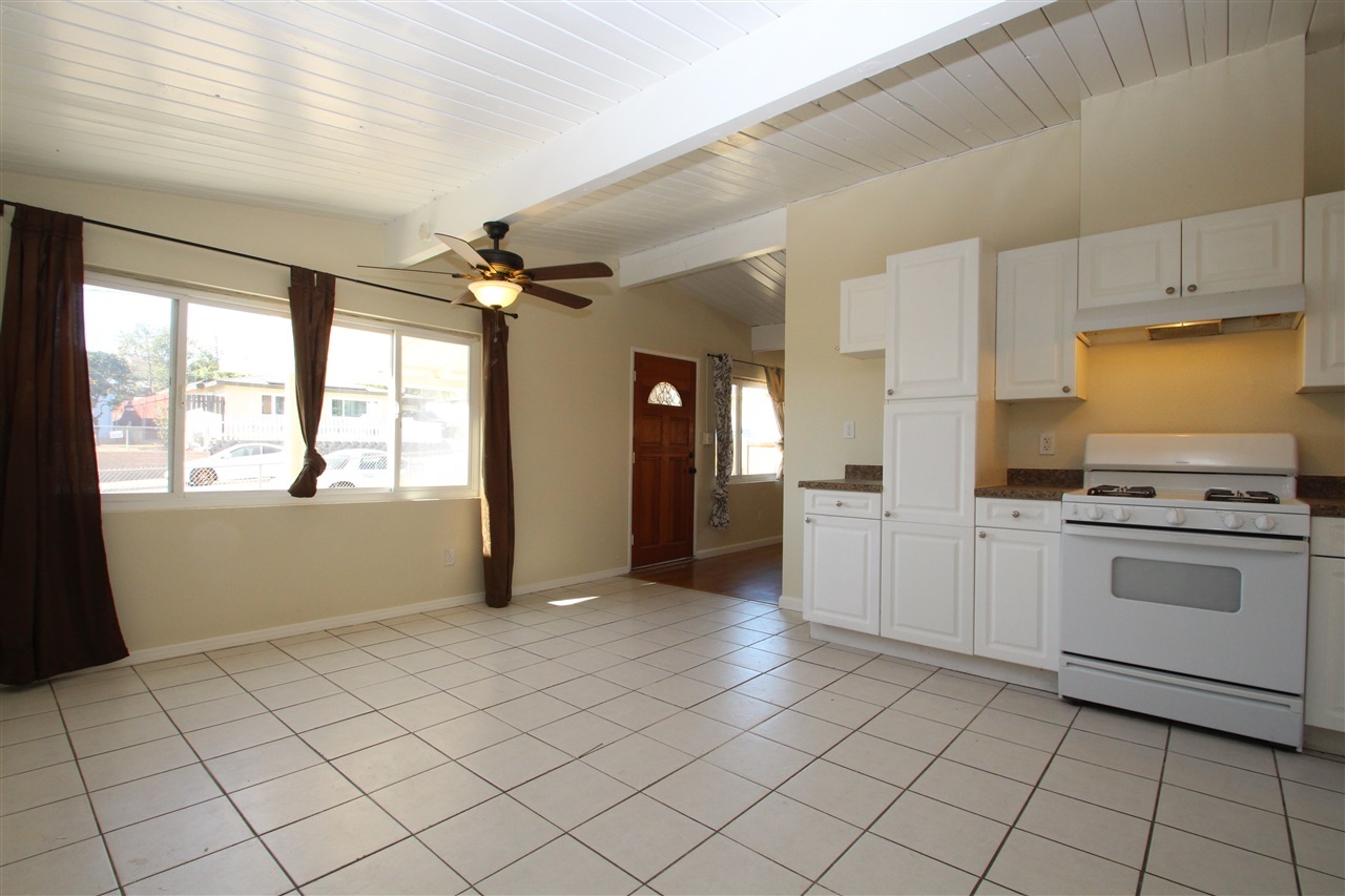 909 Felicita Avenue Spring Valley, CA 91977 - Photo 17 of 25 Gallery Image 17