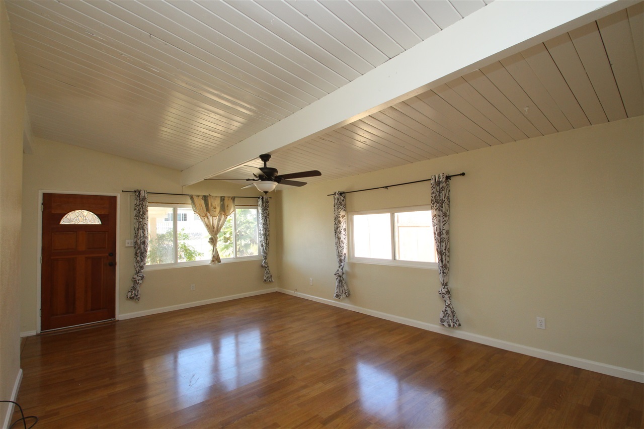 909 Felicita Avenue Spring Valley, CA 91977 - Photo 3 of 25 Gallery Image 3