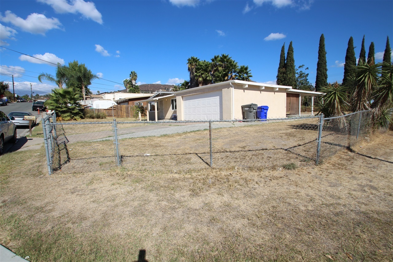909 Felicita Avenue Spring Valley, CA 91977 - Photo 21 of 25 Gallery Image 21