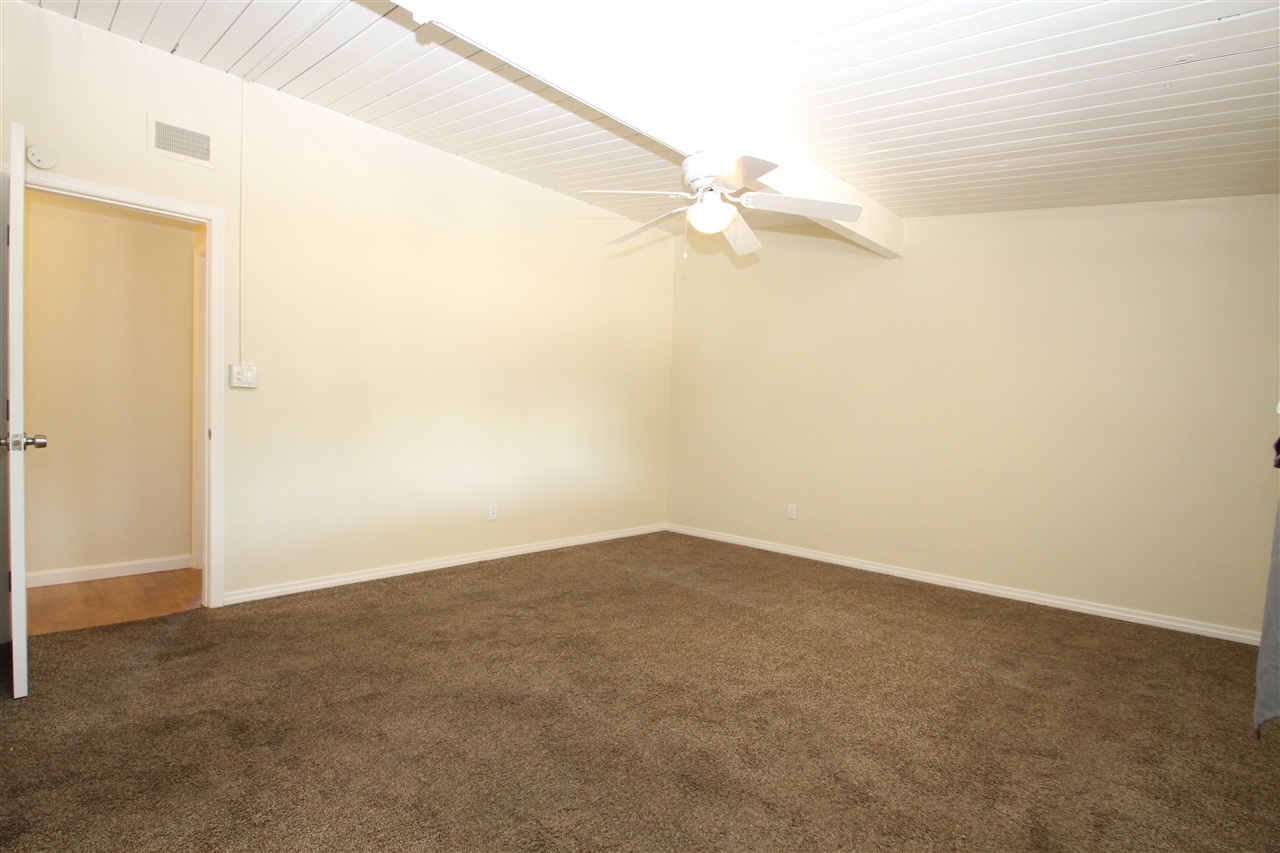 909 Felicita Avenue Spring Valley, CA 91977 - Photo 9 of 25 Gallery Image 9