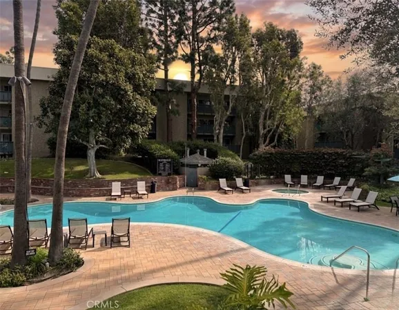 a sign that is sitting on a brick wall