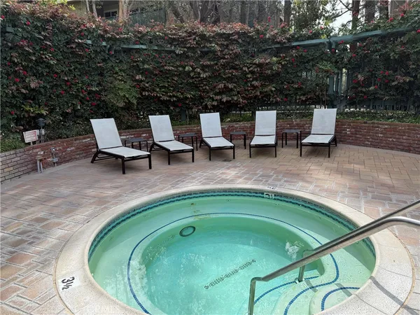 $585,000 | 576 North Bellflower Boulevard, Unit 236, Long Beach, CA 90814