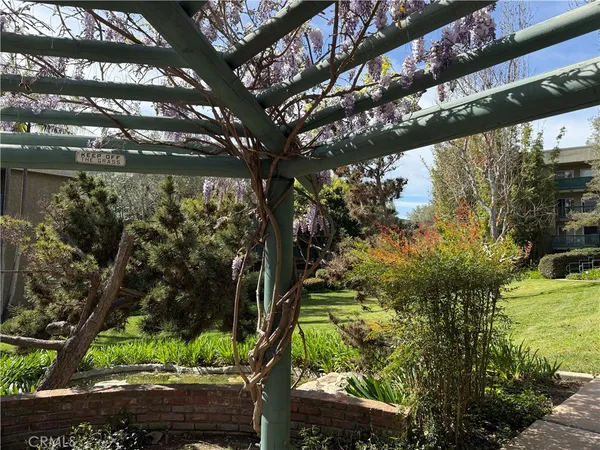 $585,000 | 576 North Bellflower Boulevard, Unit 236, Long Beach, CA 90814