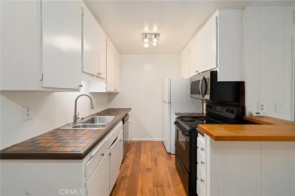 $585,000 | 576 North Bellflower Boulevard, Unit 236, Long Beach, CA 90814