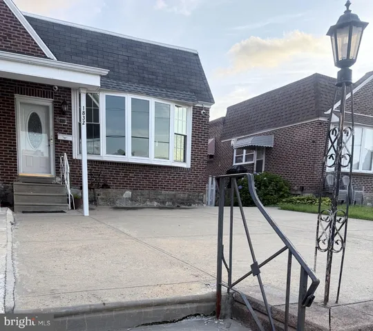 $1,800 | 1832 Mower Street, Philadelphia, PA 19152