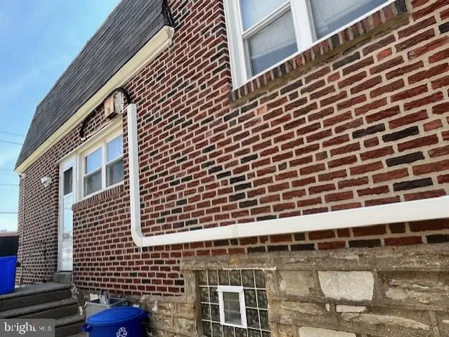 $1,800 | 1832 Mower Street, Philadelphia, PA 19152