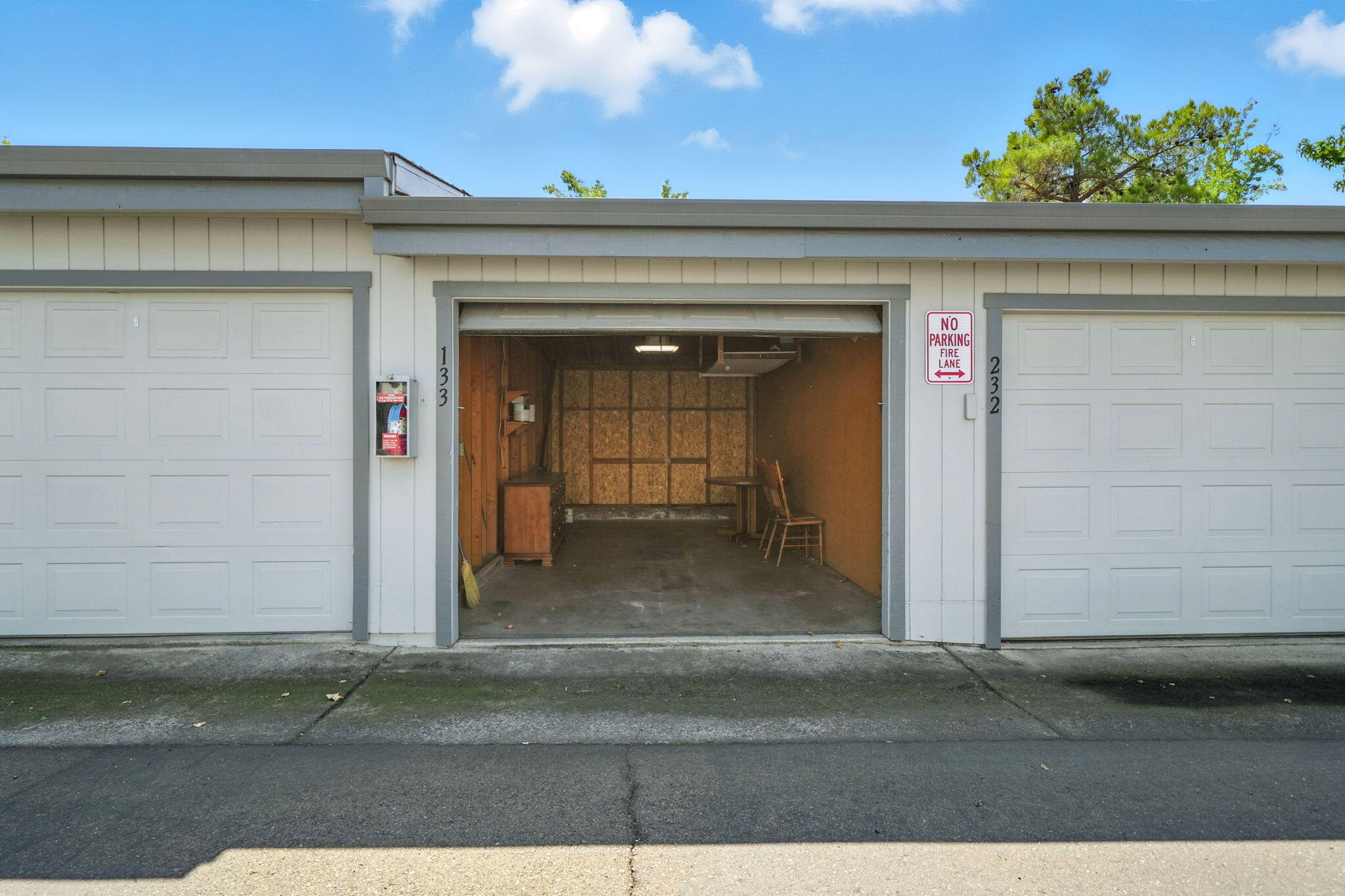 488 Ridgecrest Trail, Unit 133 Redding, CA 96003 - Photo 27 of 30 Garage
