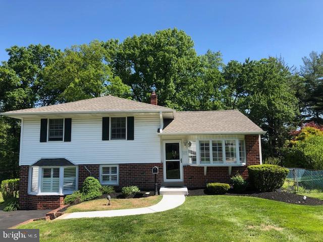 41 Russell Road Willow Grove, PA 19090 - Photo 2 of 25 Gallery Image 2