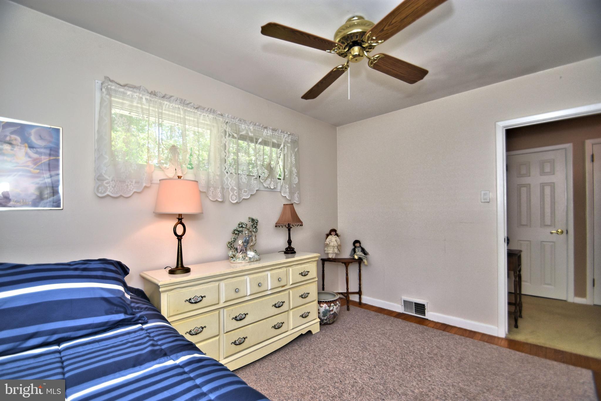 41 Russell Road Willow Grove, PA 19090 - Photo 16 of 25 Gallery Image 16