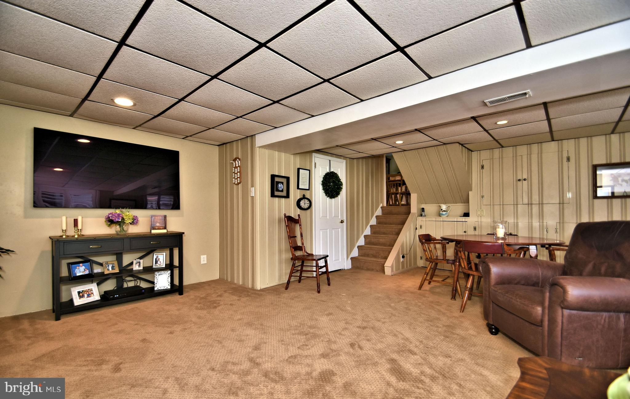 41 Russell Road Willow Grove, PA 19090 - Photo 17 of 25 Gallery Image 17
