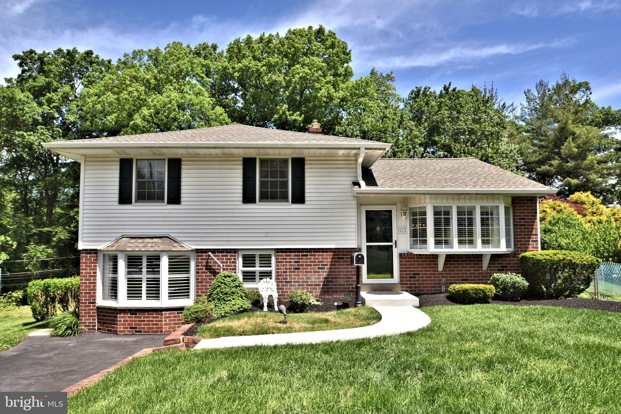 41 Russell Road Willow Grove, PA 19090 - Photo 3 of 25 Gallery Image 3
