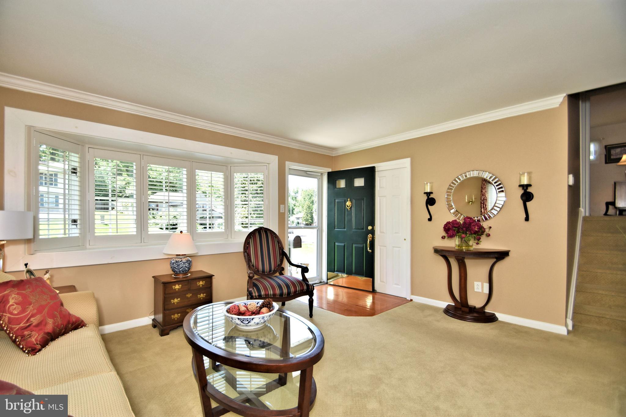 41 Russell Road Willow Grove, PA 19090 - Photo 4 of 25 Gallery Image 4