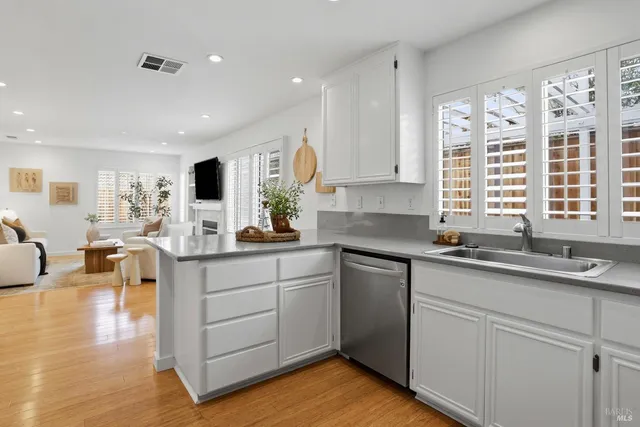 $895,000 | 1858 Lexington Street, Petaluma, CA 94954