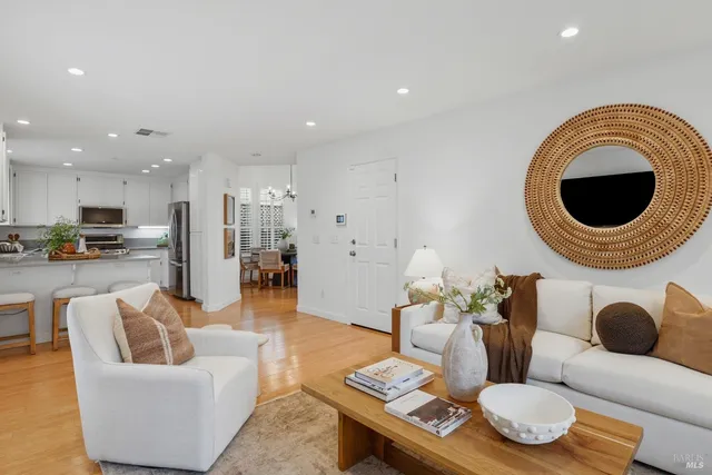 $895,000 | 1858 Lexington Street, Petaluma, CA 94954