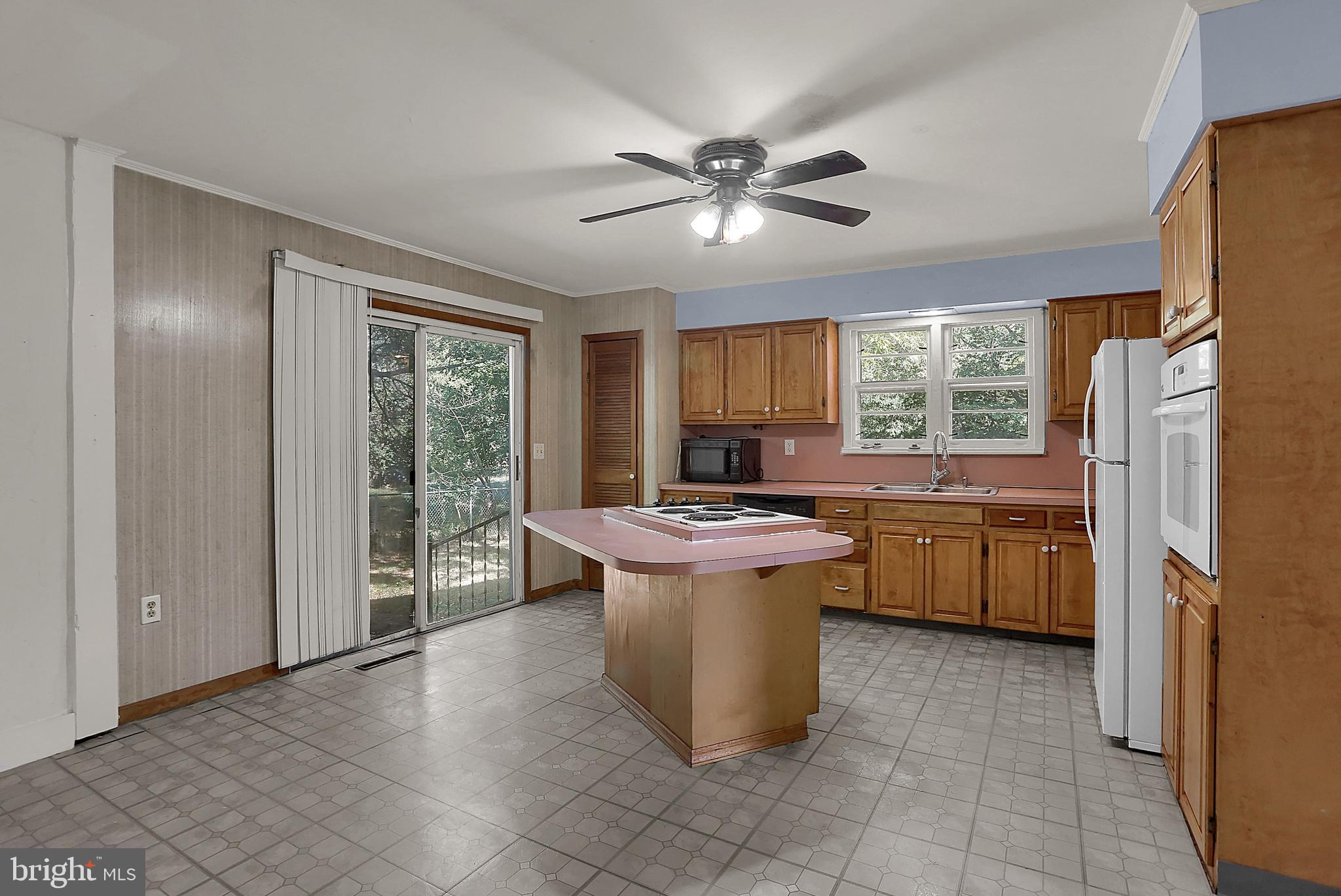248 Silver Spring Road Mechanicsburg, PA 17050 - Photo 2 of 32 Gallery Image 2