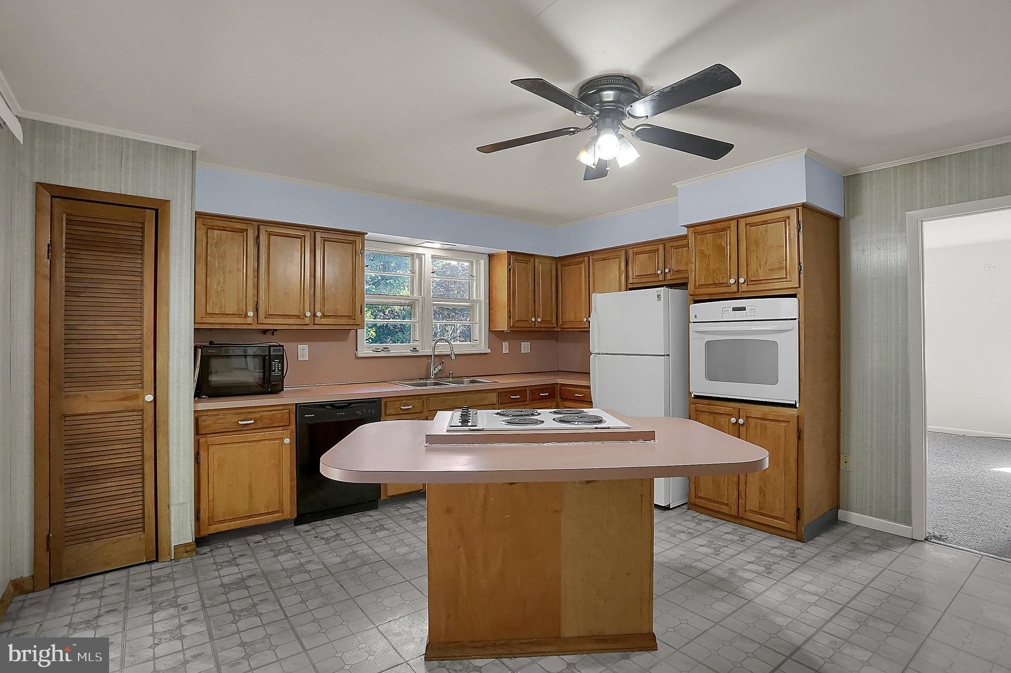 248 Silver Spring Road Mechanicsburg, PA 17050 - Photo 3 of 32 Gallery Image 3