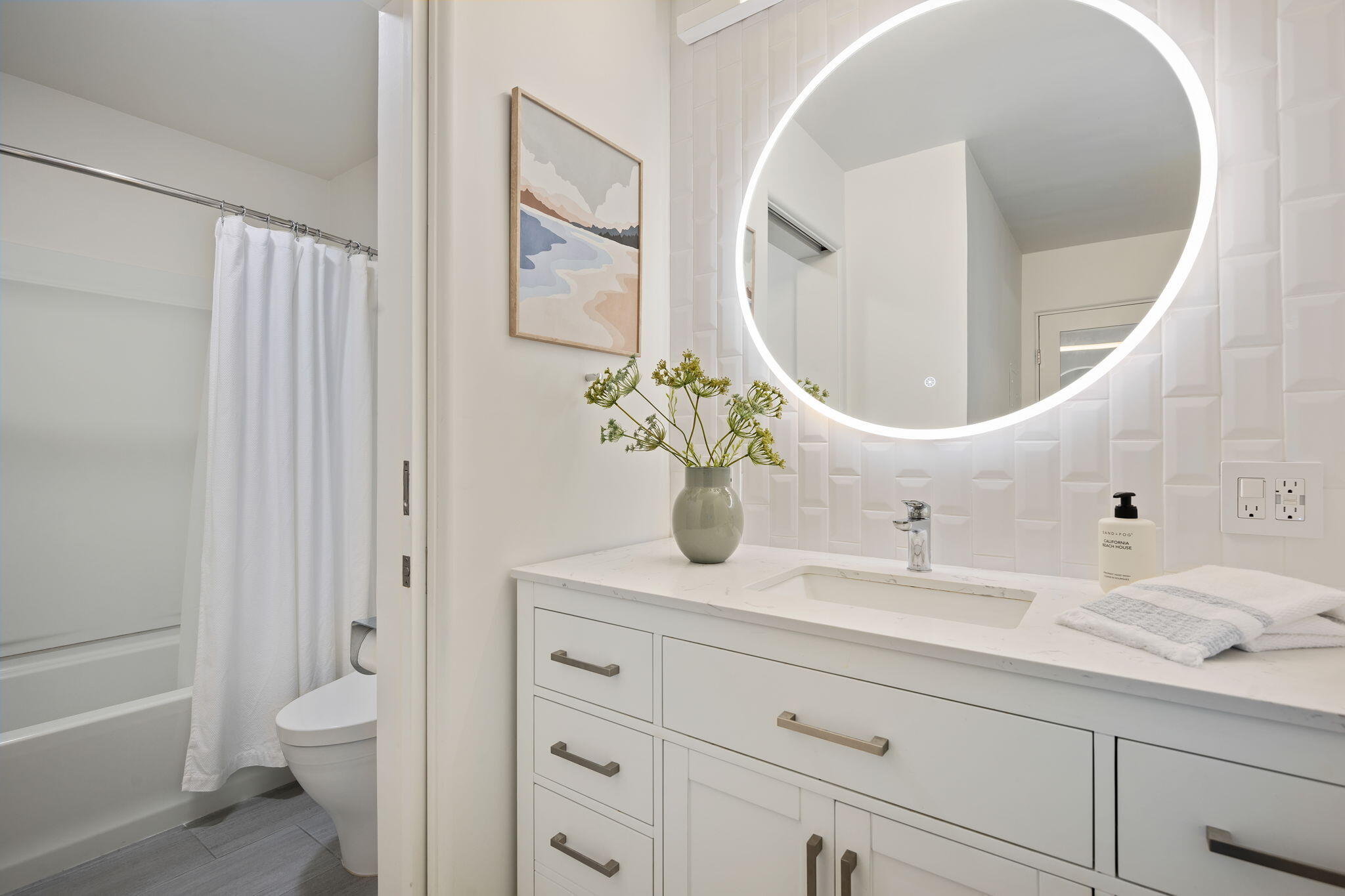 41 Dearborn Place, Unit 77 Goleta, CA 93117 - Photo 14 of 19 Vanity