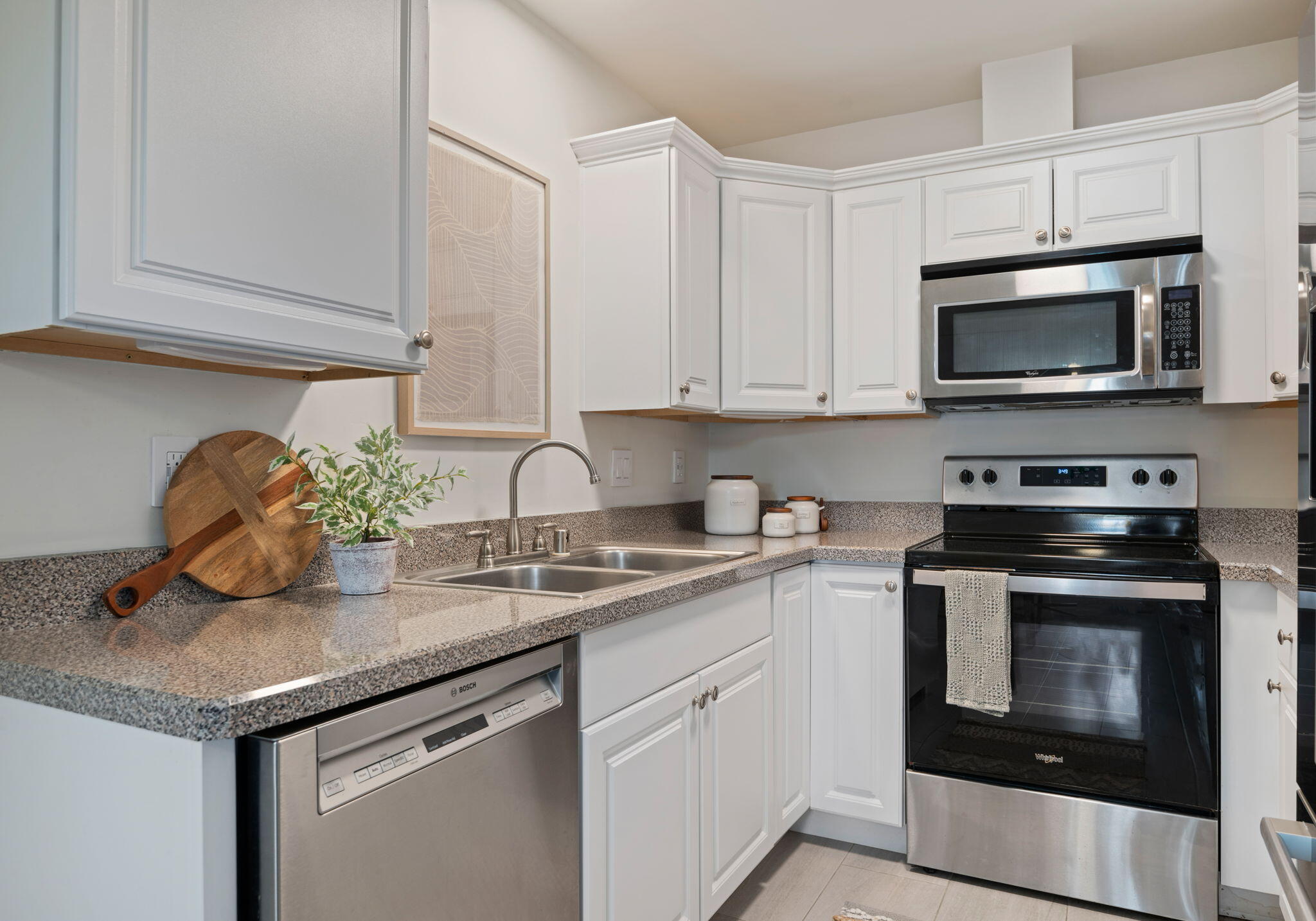 41 Dearborn Place, Unit 77 Goleta, CA 93117 - Photo 10 of 19 Remodeled Kitchen