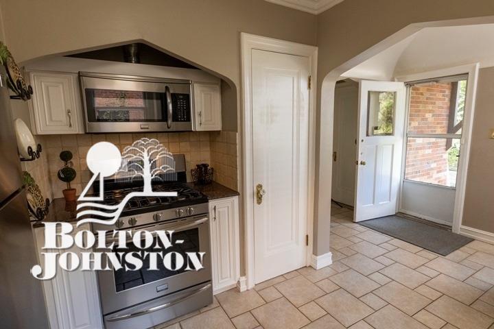 438 Roland Road Grosse Pointe, MI 48236 - Photo 13 of 33 Kitchen