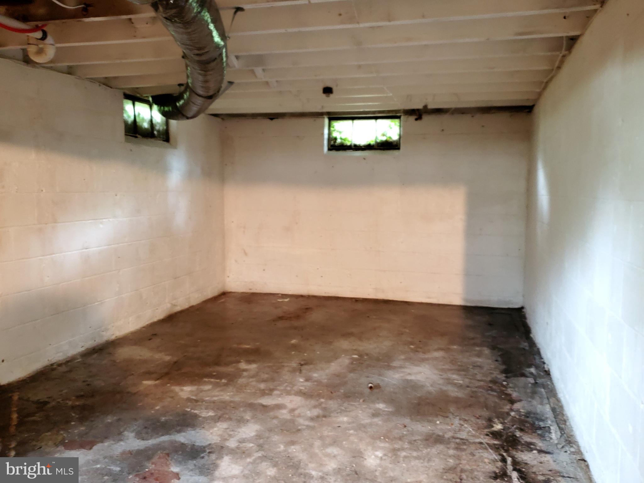 16 Wayne Road Bridgeton, NJ 08302 - Photo 31 of 37 Loads of storage