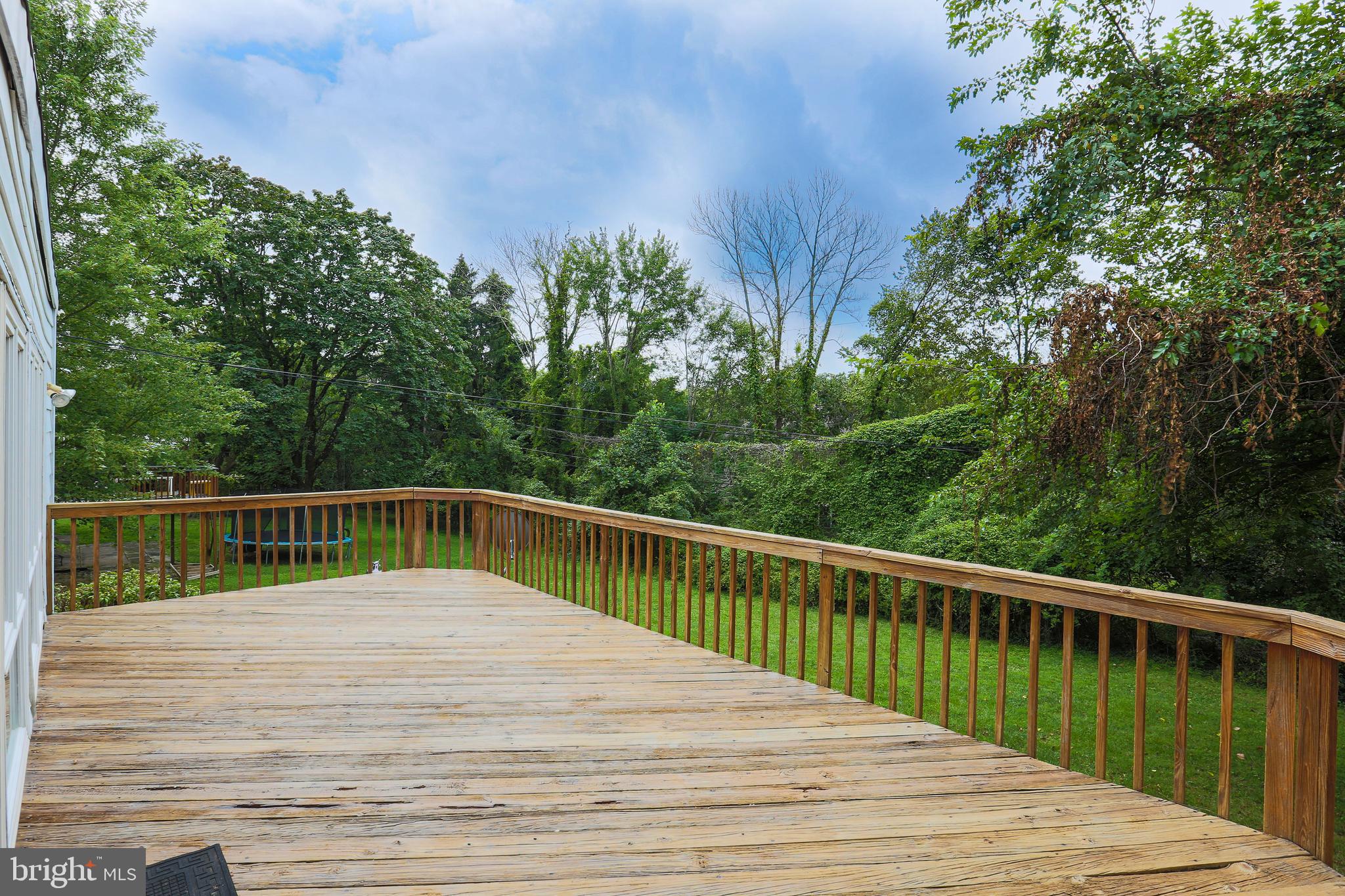 6108 Ivymount Road Baltimore, MD 21209 - Photo 5 of 27 Deck
