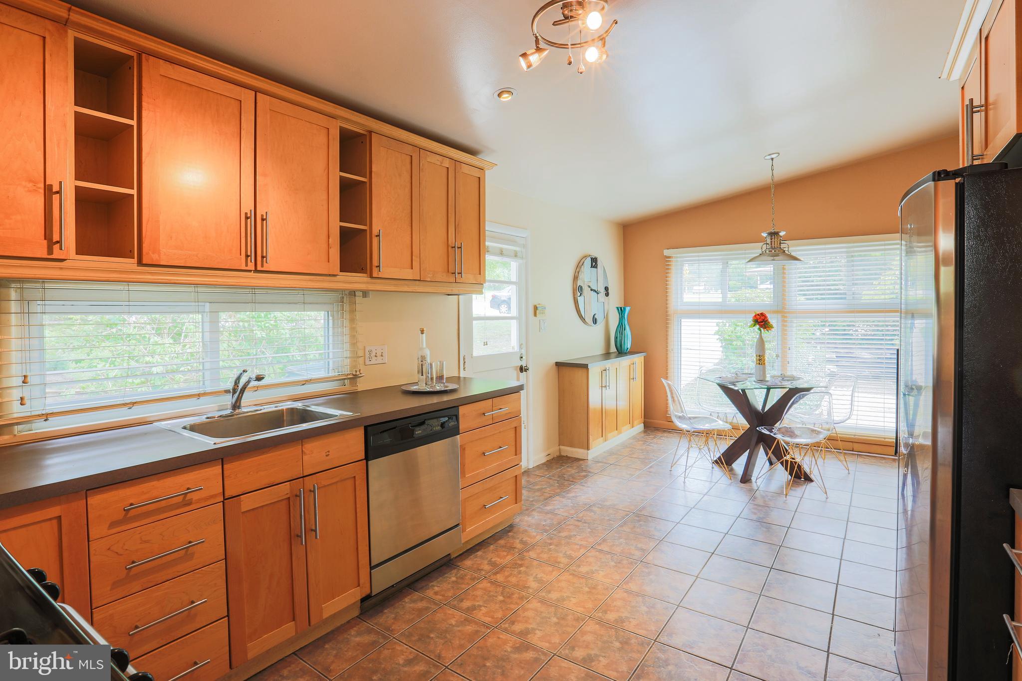 6108 Ivymount Road Baltimore, MD 21209 - Photo 7 of 27 Kitchen 2